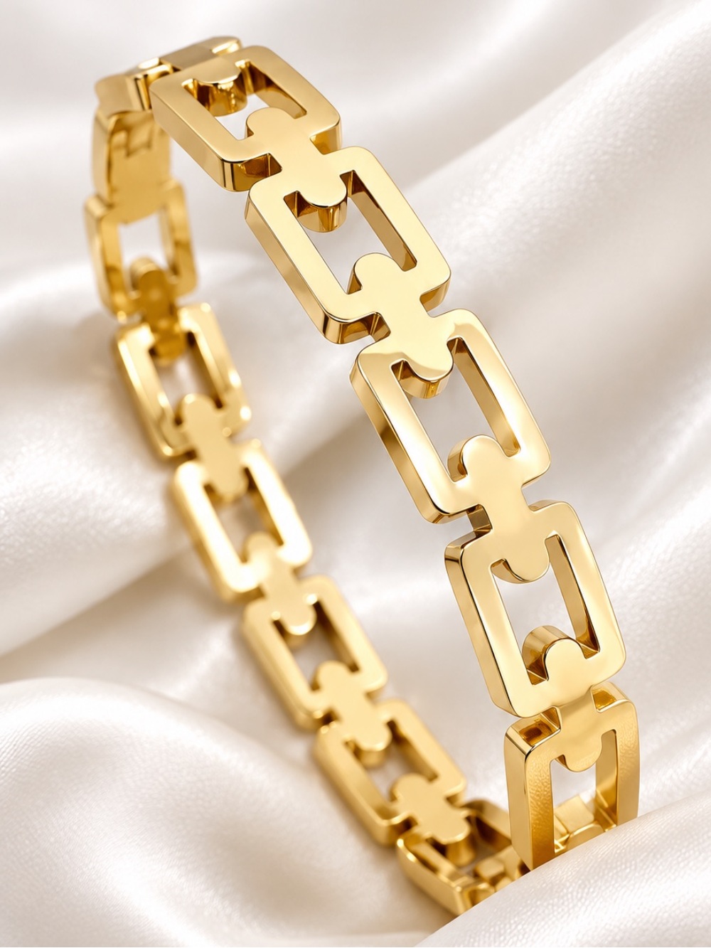 🔥🔥SALE🔥🔥NWT Gold Plated/Stainless Steel Cuff Bracelet.